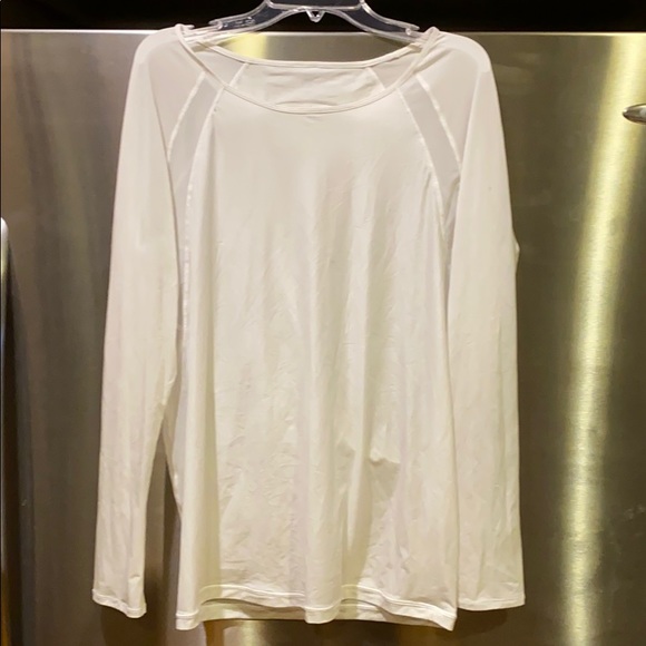 Lululemon back into it - Picture 3 of 4